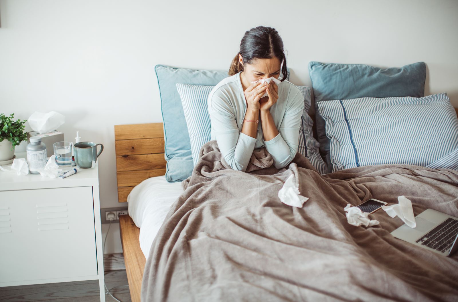 A woman suffers from COVID.