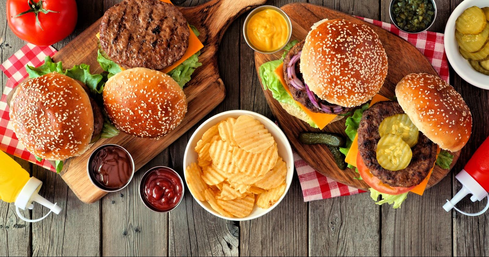 Worried about navigating a summer cookout, while trying to eat healthy? A dietitian has tips to keep you on track this summer.