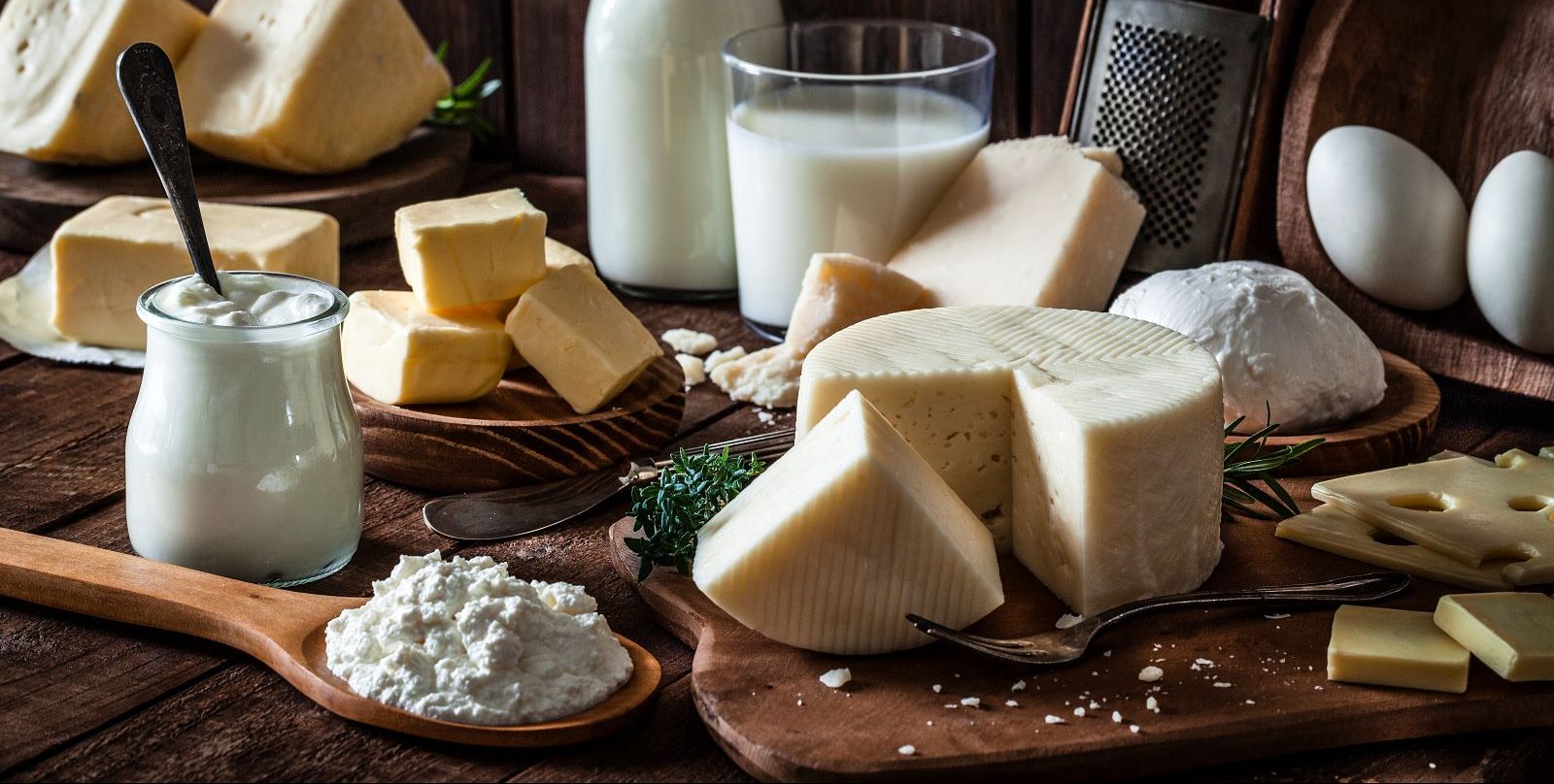 Wondering what nutrients to add to your diet to help with healthy aging? A registered dietitian nutritionist has the answer.