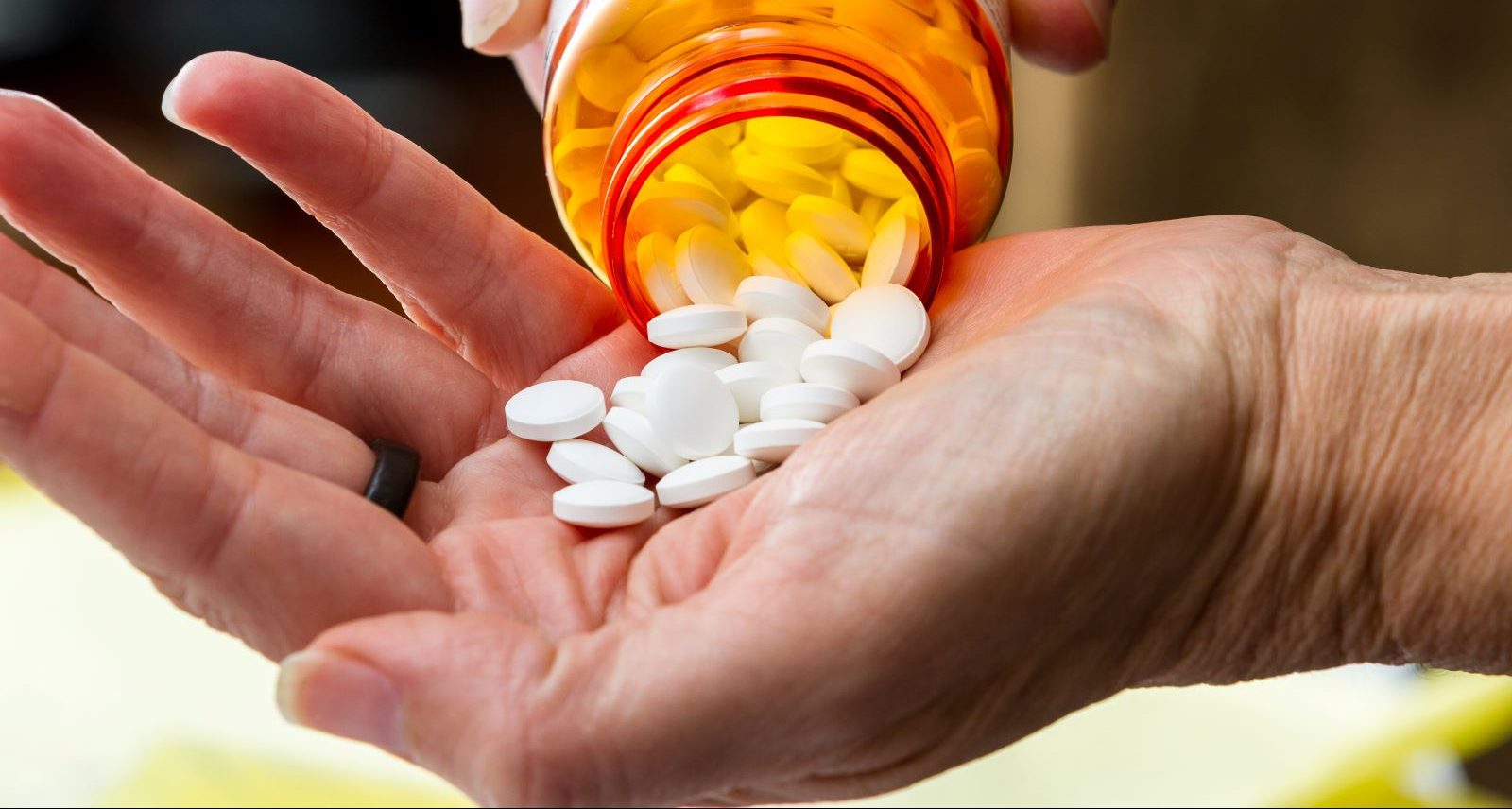 Fears about opioid addiction might make you feel there are no good ways to relieve pain - but there are ways to relieve pain without opioids.