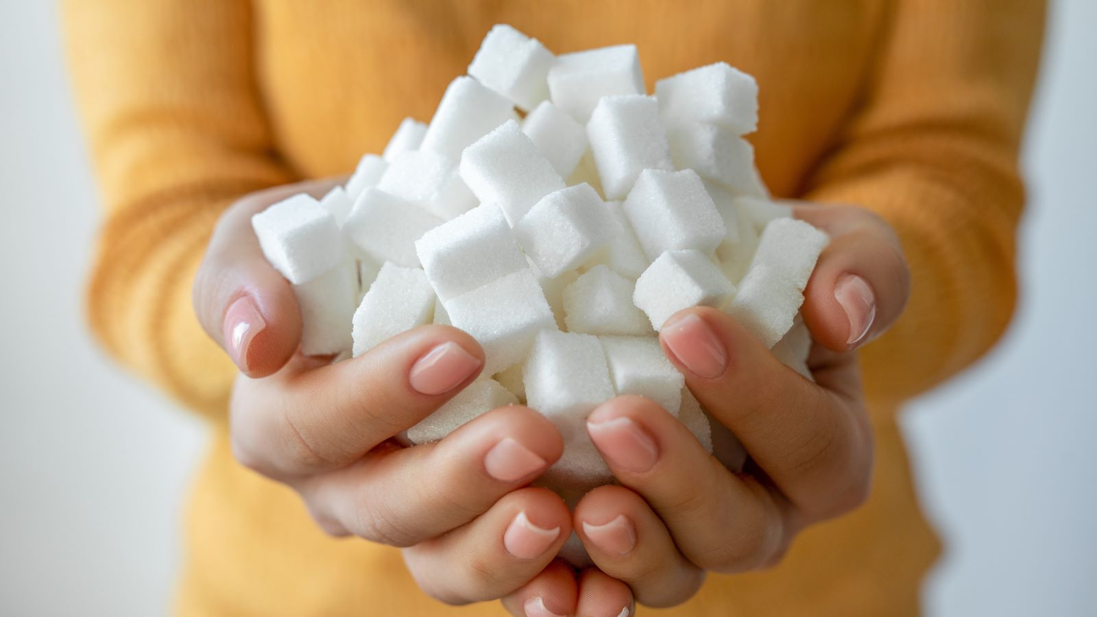 High sugar intake causes health concerns like obesity and insulin resistance. But one new study has connected sugar with kidney stones.
