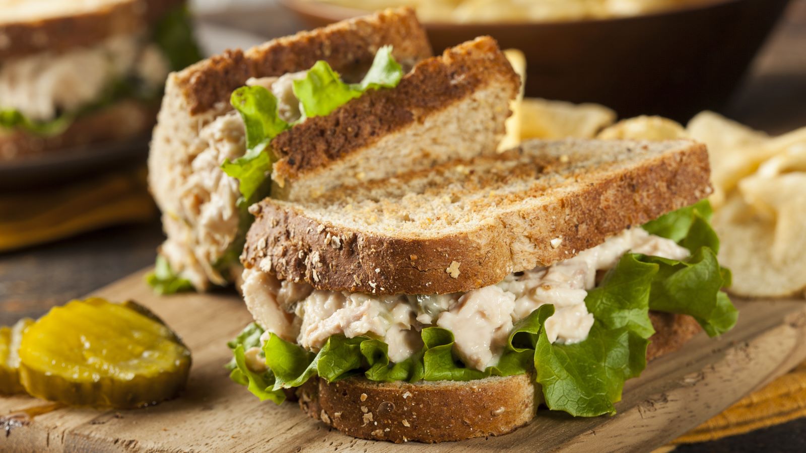 It isn’t a myth – tuna does contain mercury. But will that really cause mercury poisoning? And how much can you actually eat?