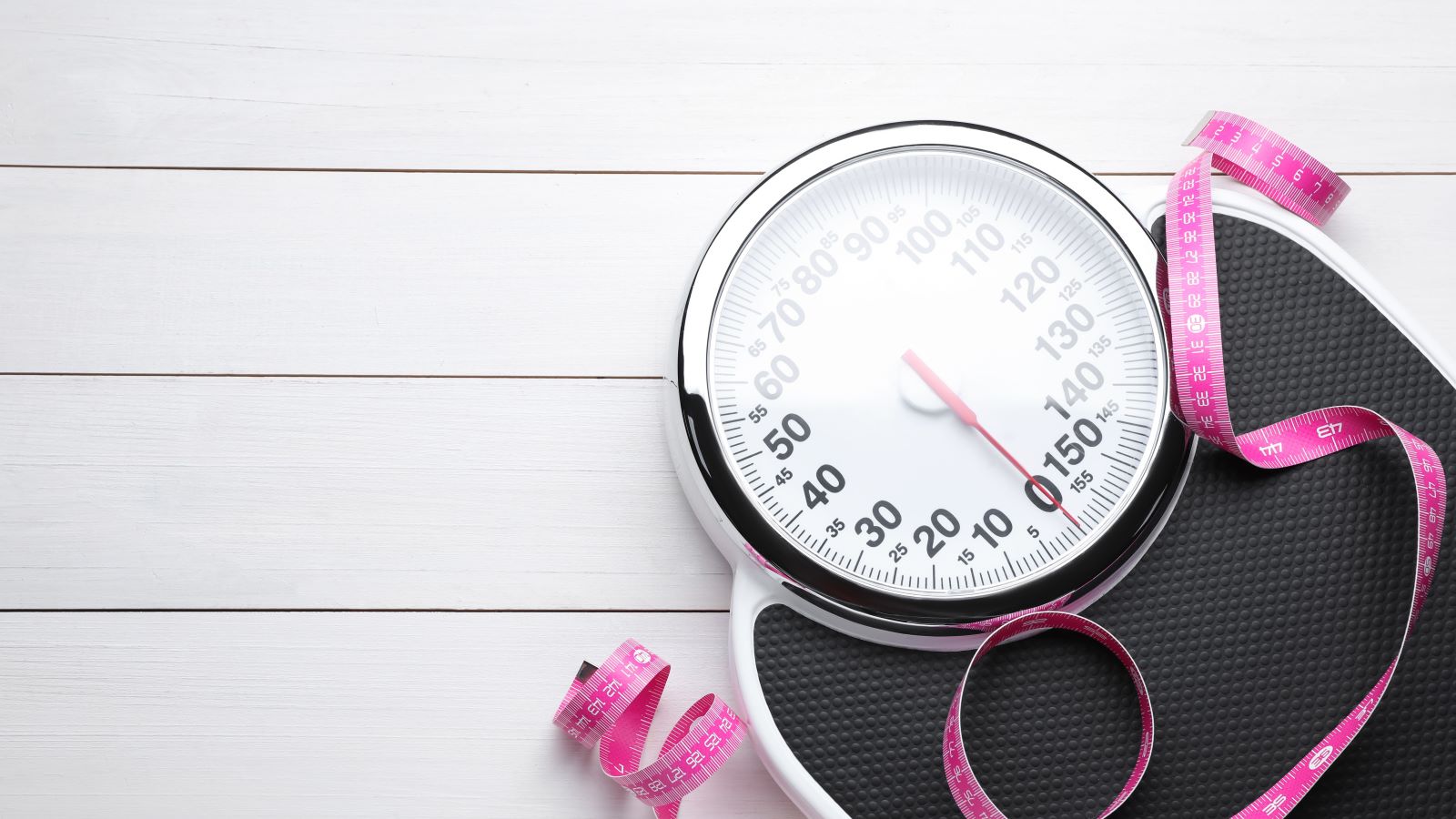 Ready for the next step in your weight loss journey? You might be wondering what's right for you - bariatric surgery or weight loss pills.