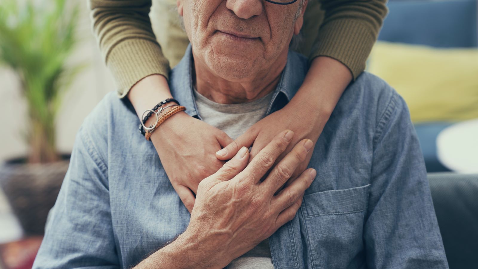 A cancer diagnosis is difficult news to process. But when should you tell your friends and family you have cancer?