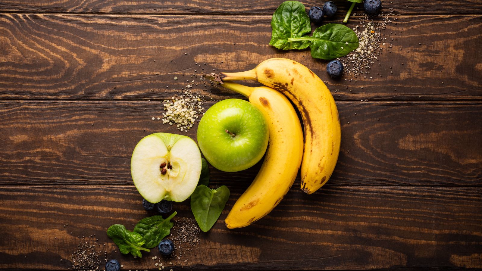 Not sure what diet changes you should make with a hiatal hernia? Our expert shares four foods to eat and avoid.