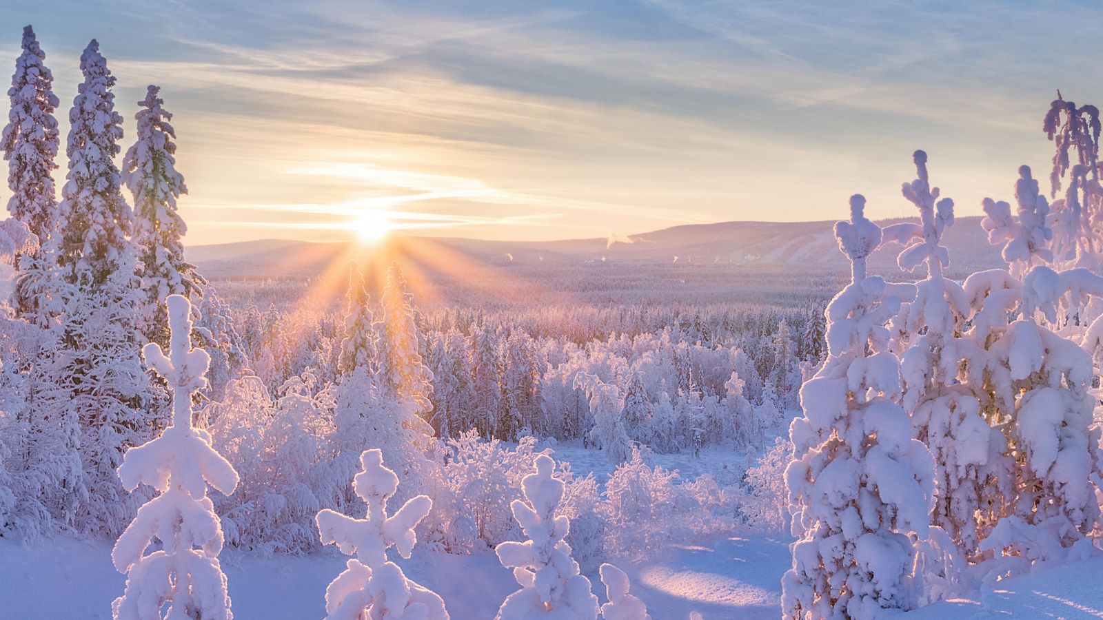 Don't let the weather trick you. You should still wear sunscreen in the winter to protect your skin, according to one expert.