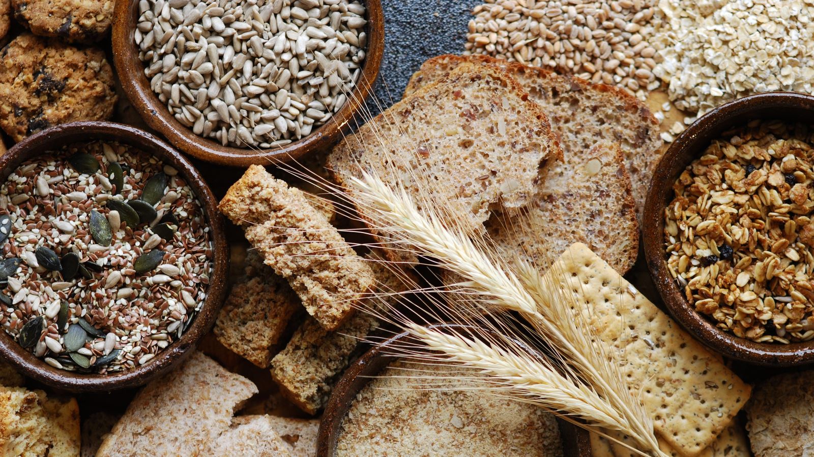 We know cancer treatment is hard, and there’s a lot on your mind. But here are some recommended foods to eat during cancer treatment.
