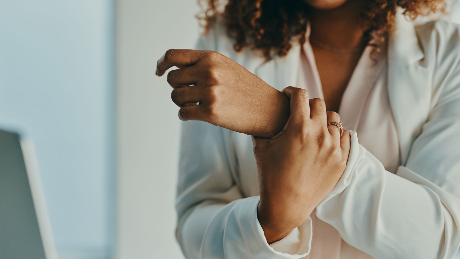 The issue with osteoporosis is that you often don't know you have it. Here are six osteoporosis risk factors to keep in mind.