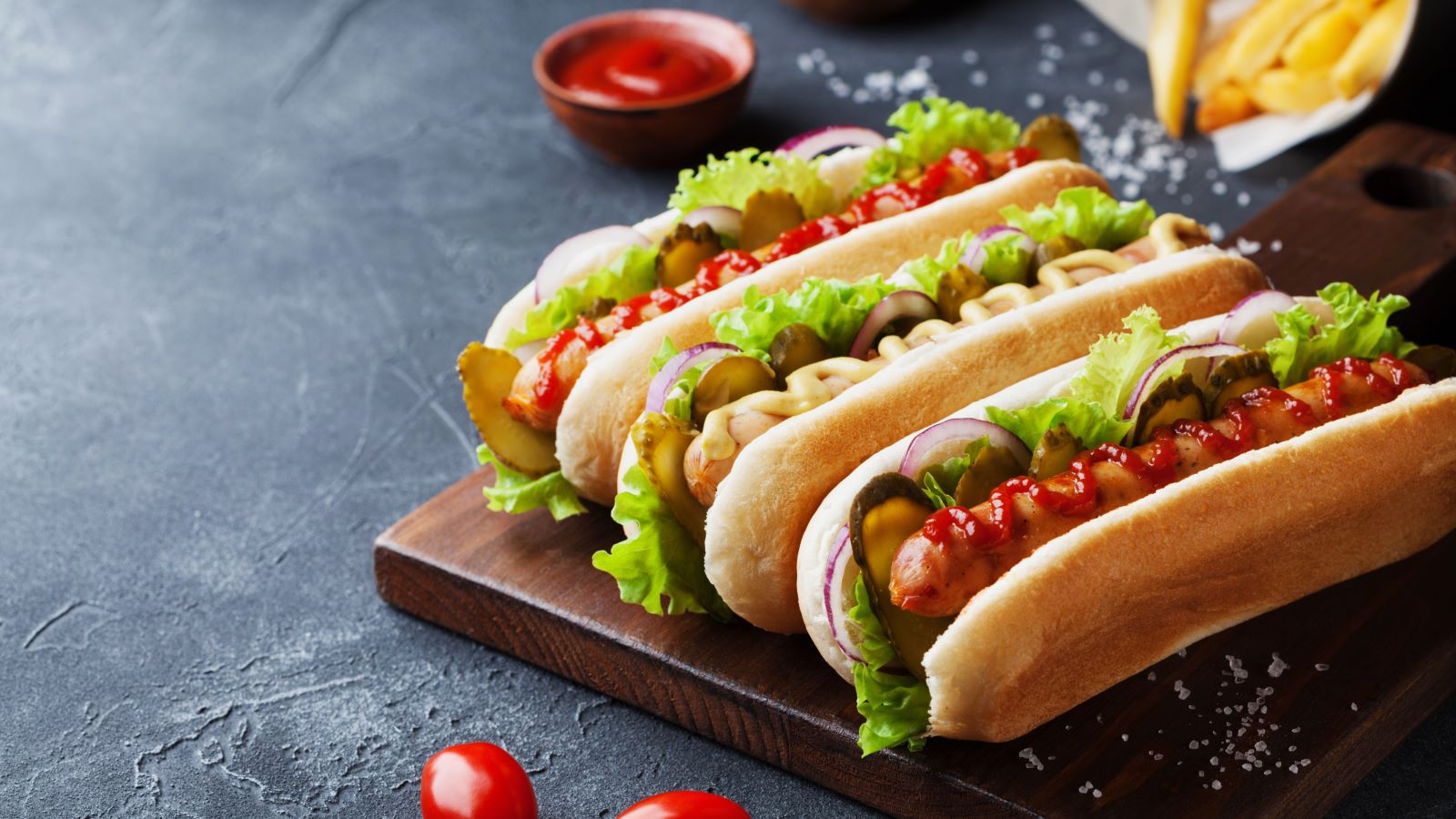 A day at the ballpark isn't complete without a few snacks. We asked an expert for advice on healthy eating at the concession stand.
