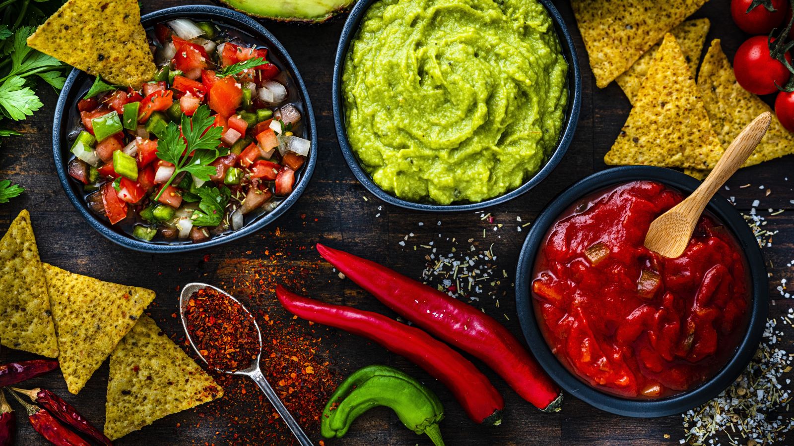 With chips, salsa and margaritas, Mexican cuisine is always a crowd-pleaser. But can you eat healthy at a Mexican restaurant?
