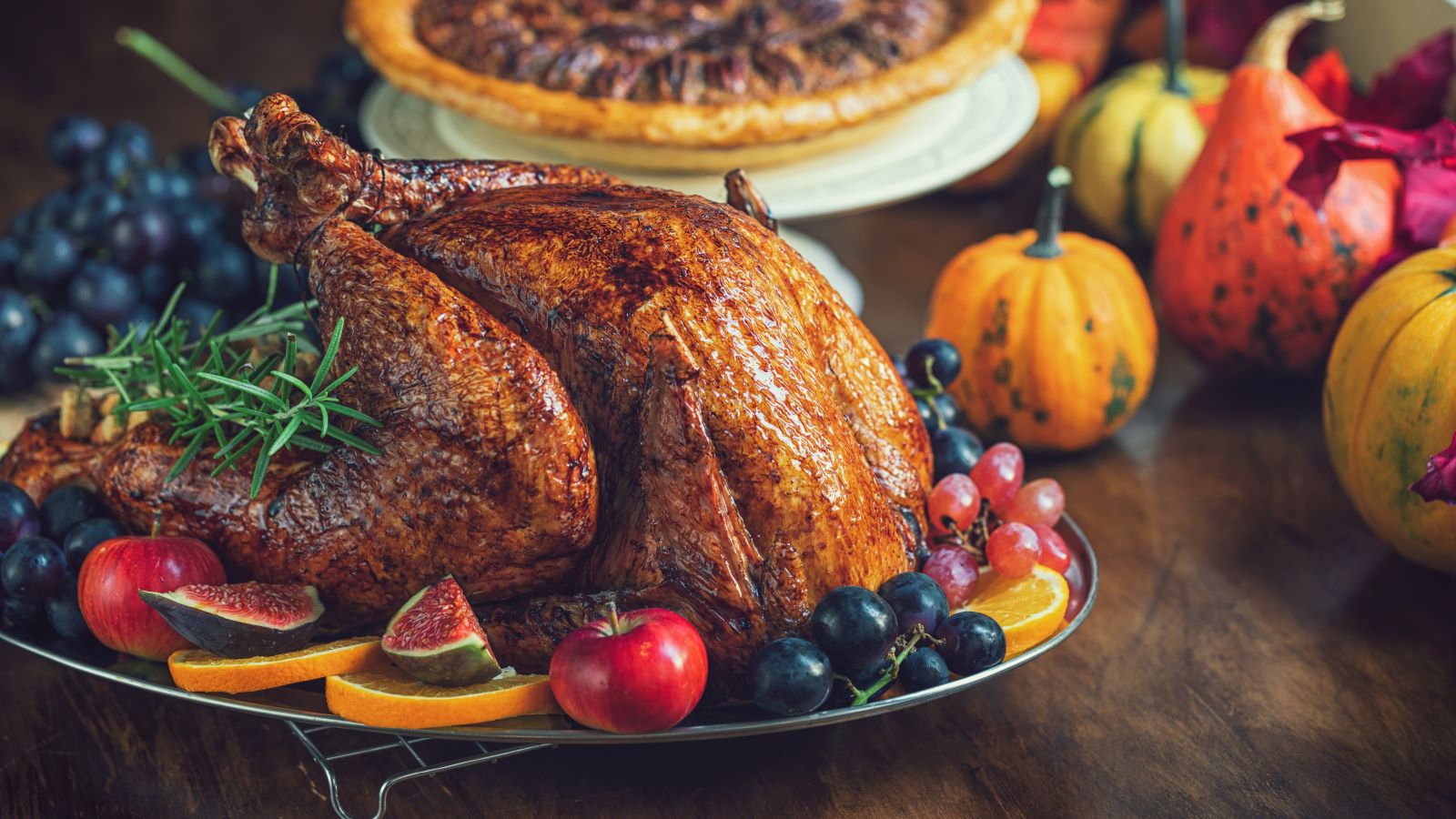 Do you find yourself feeling sleepy after a big serving of turkey on Thanksgiving? You’re not alone. But is the turkey really to blame?