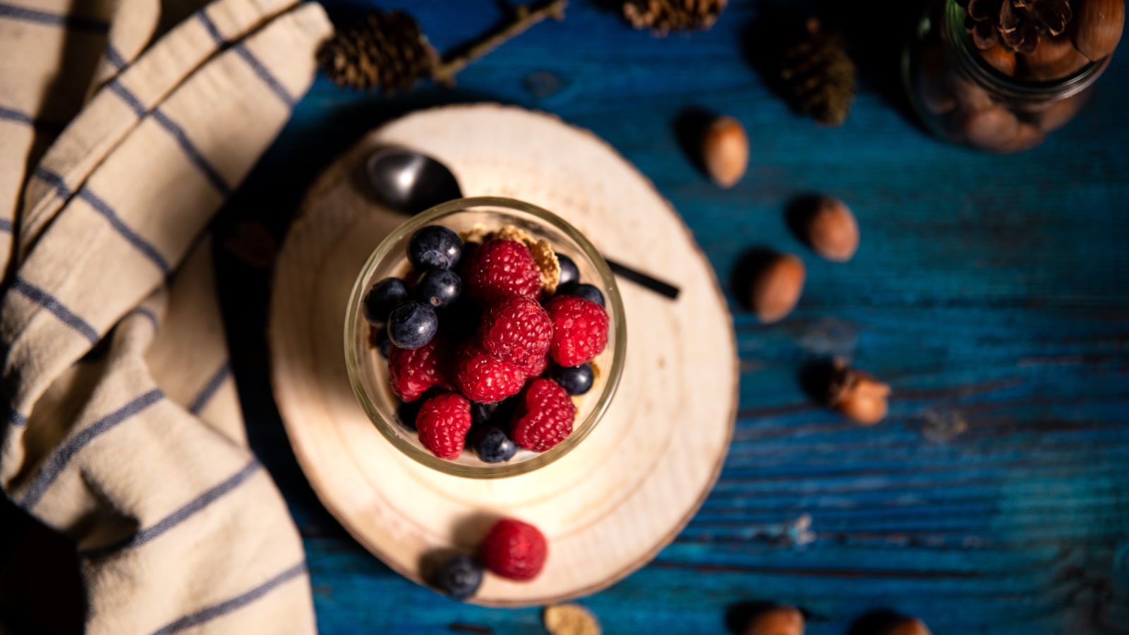 Managing diabetes doesn’t mean saying goodbye to snacks. In fact, the right snacks can help you keep your blood sugar steady.