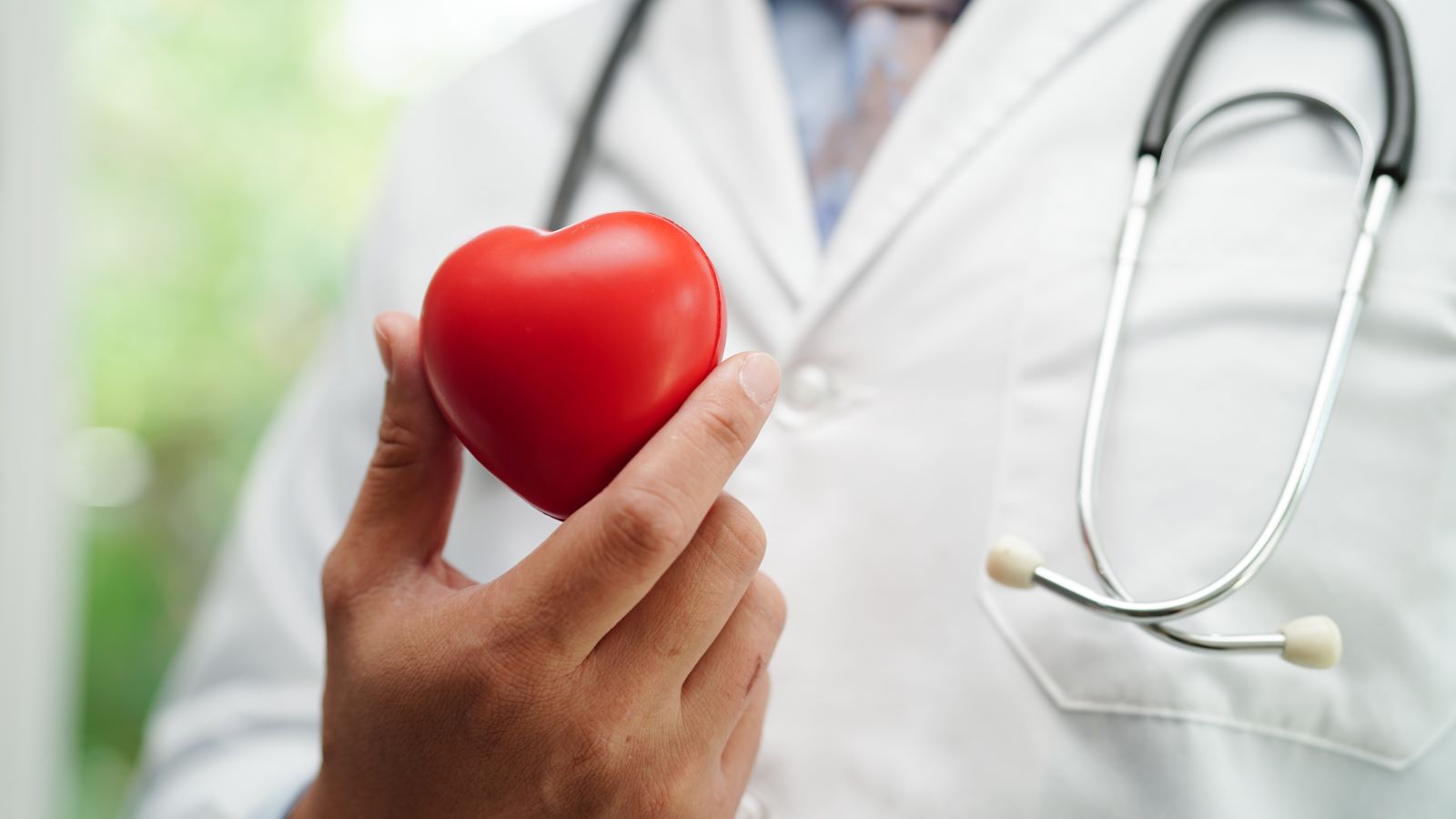 Atrial fibrillation is common, but complicated. A cardiac electrophysiologist shares the most important things to know about AFib.