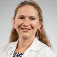 Erin Cravez, MD Portrait