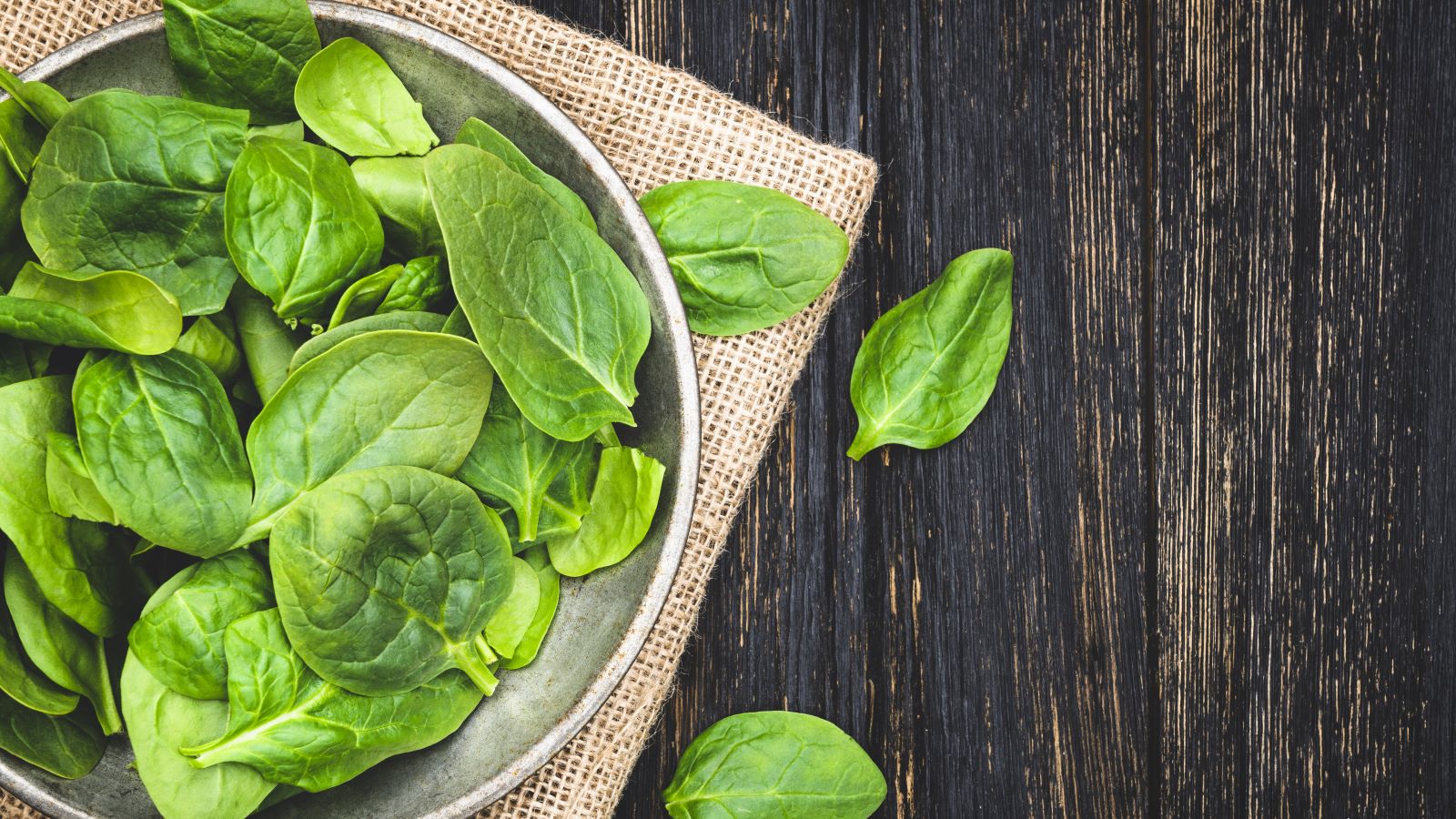 Trying to get more nutrients in your diet? Spinach might just be the answer. Here are 6 reasons to add some to your next plate.